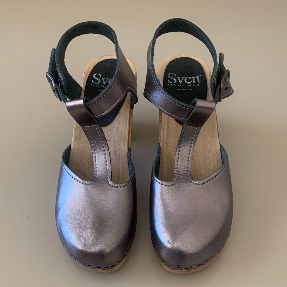 Sven Shiny Pewter Metallic Leather T-strap High-heel Clogs